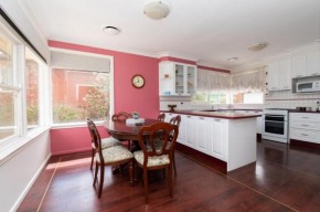 Oak St Perfect Home Away From Home, Close to CBD